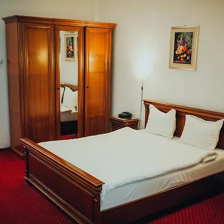 מלון Bavaria קריובה