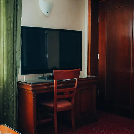 Bavaria 3* קריובה