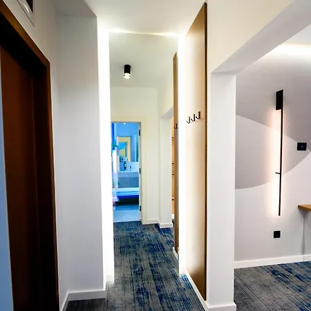 מלון Bavaria קריובה