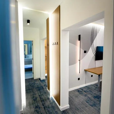 Bavaria מלון קריובה